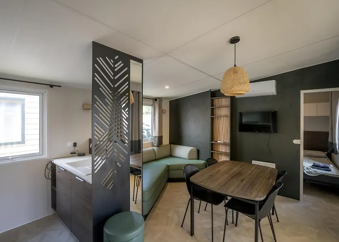 Camping Eureka & Bloemenduin 2*