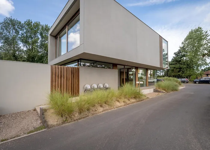 Eureka & Bloemenduin 2*